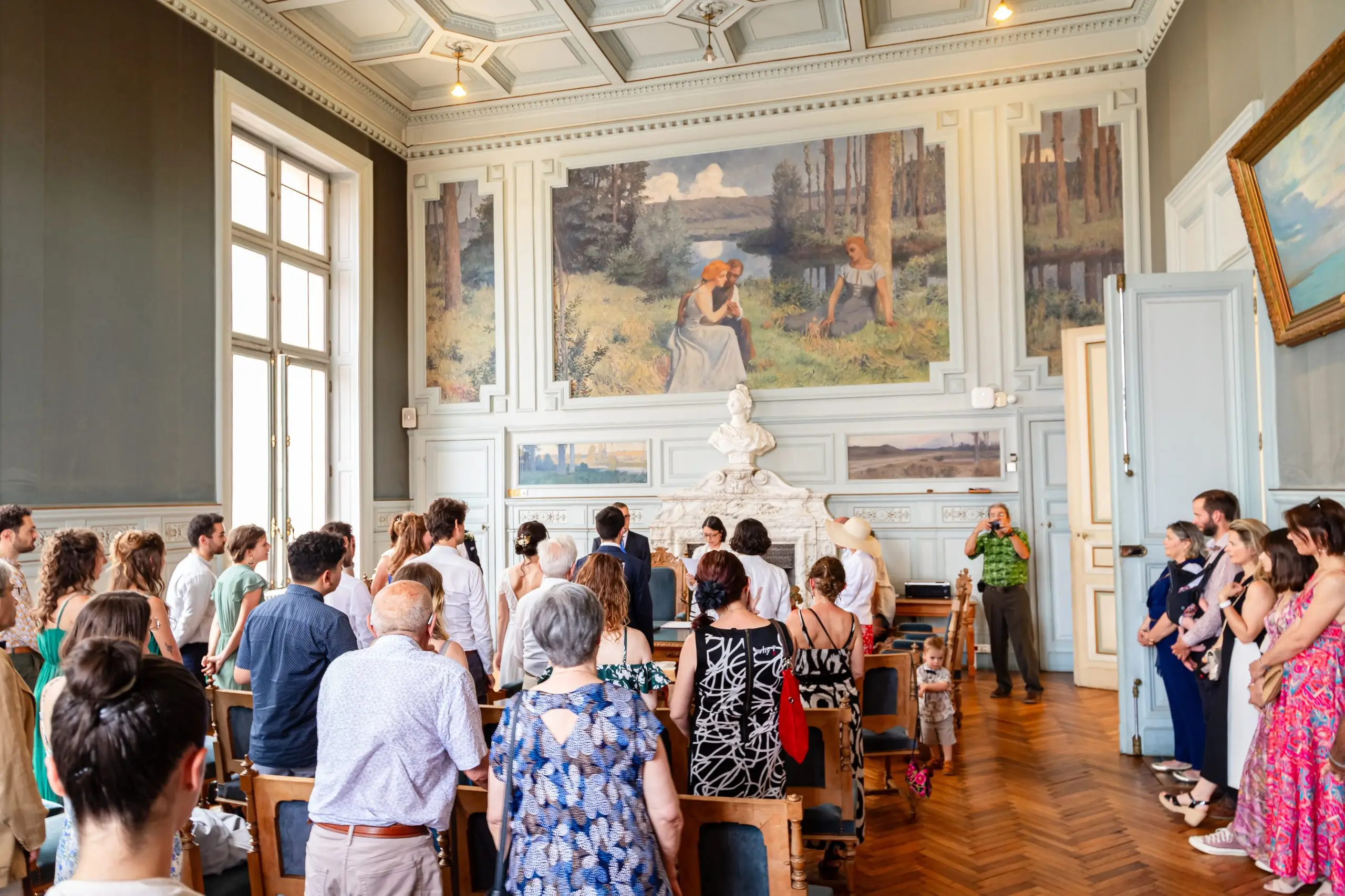 Intérieur somptueux de la salle des mariages de la mairie de Niort.