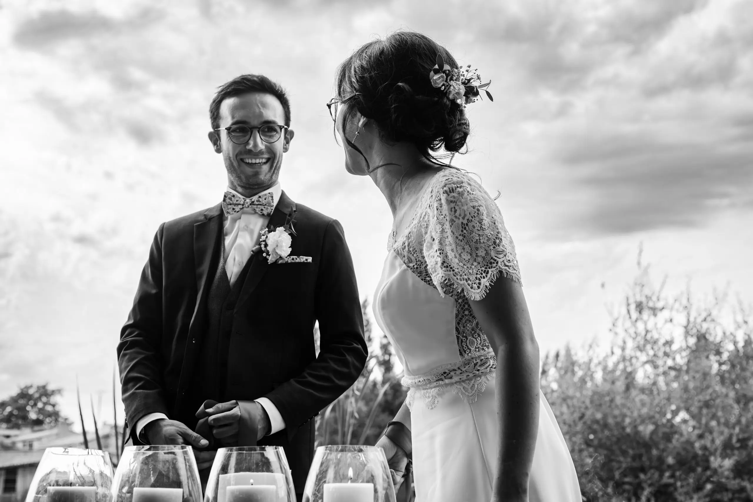 mariage-cérémonie-laïque-niort-détails-bougies-rituel-noir-blanc