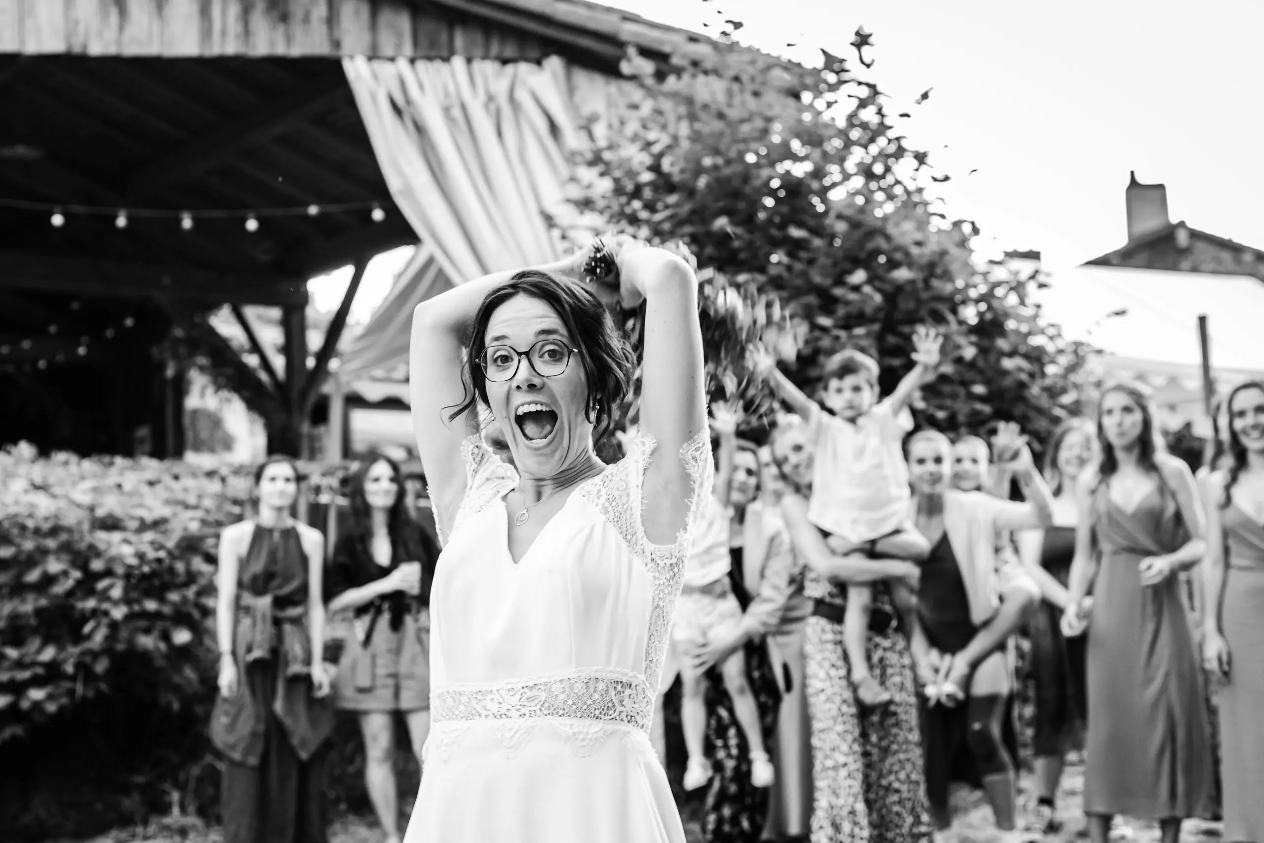 mariage-niort-aquitaine-cocktail-lancer-bouquet-noir-blanc