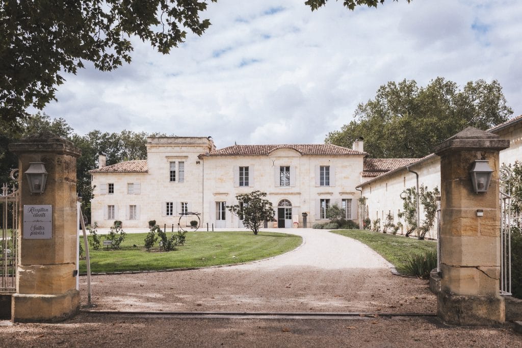 Entrée du château Larteau, à Saint-Emilion