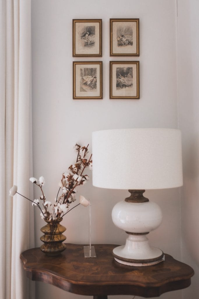 Détail de la décoration de la chambre dans laquelle la mariée réalise ses préparatifs de mariage à Saint-Emilion