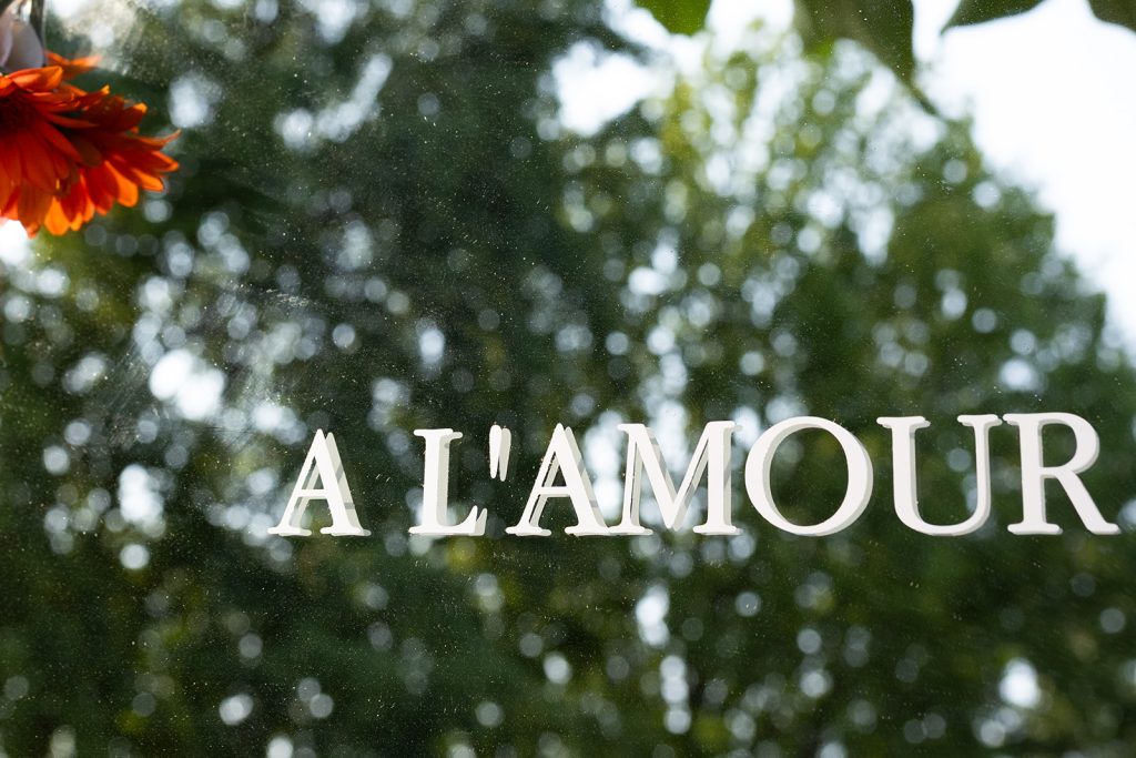 Ecriture sur le miroir, "A l'Amour"